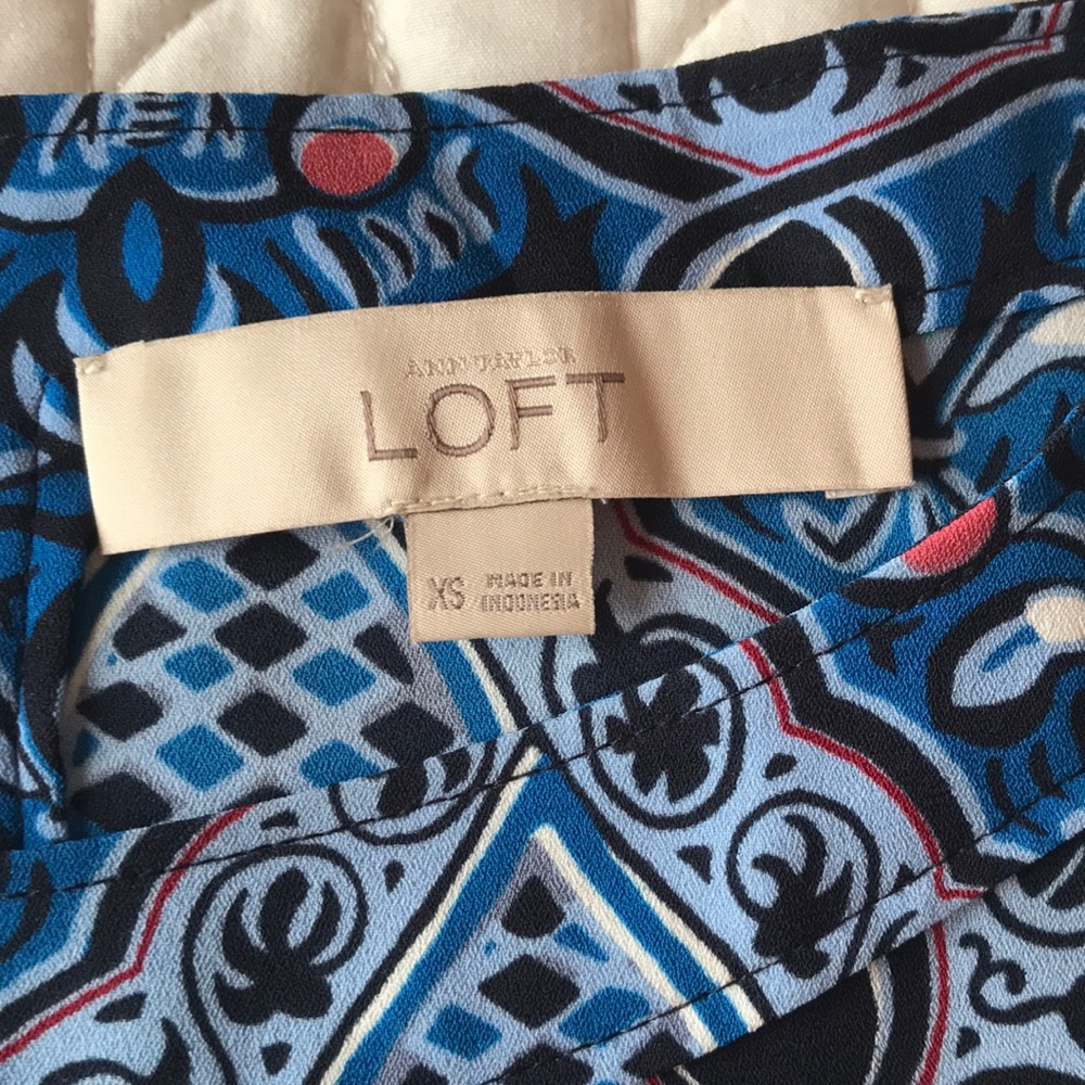 Patterned LOFT blouse - Picture 3 of 5